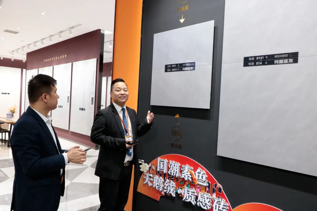 共盈發展·創新強盛 | CAV麗瓷2023首場直播招商會完美...
